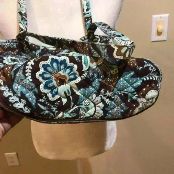 Vera Bradley Brown Floral Quilted Shoulder Bag with Side & 4 Inside Pockets. - Picture 3 of 13